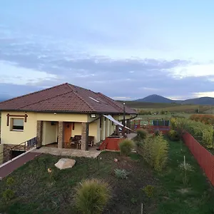 Villa Kt Zenit, Eger
